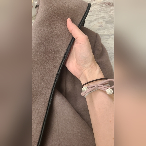 BCBG MaxAzria Cascade Taupe/Tan Wool Wrap Coat with Black Trim Size XS - Picture 5 of 8